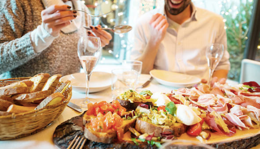 À la recherche d’idées de repas de Noël ? Découvrez comment les produits premium de La Guildive vous accompagnent sur vos repas de fêtes les plus raffinés !