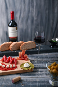 ACCORD METS & VINS : Découvrez grâce à La Guildive les plaisirs des arrivées des vins du Beaujolais, vins de table et grands crus !